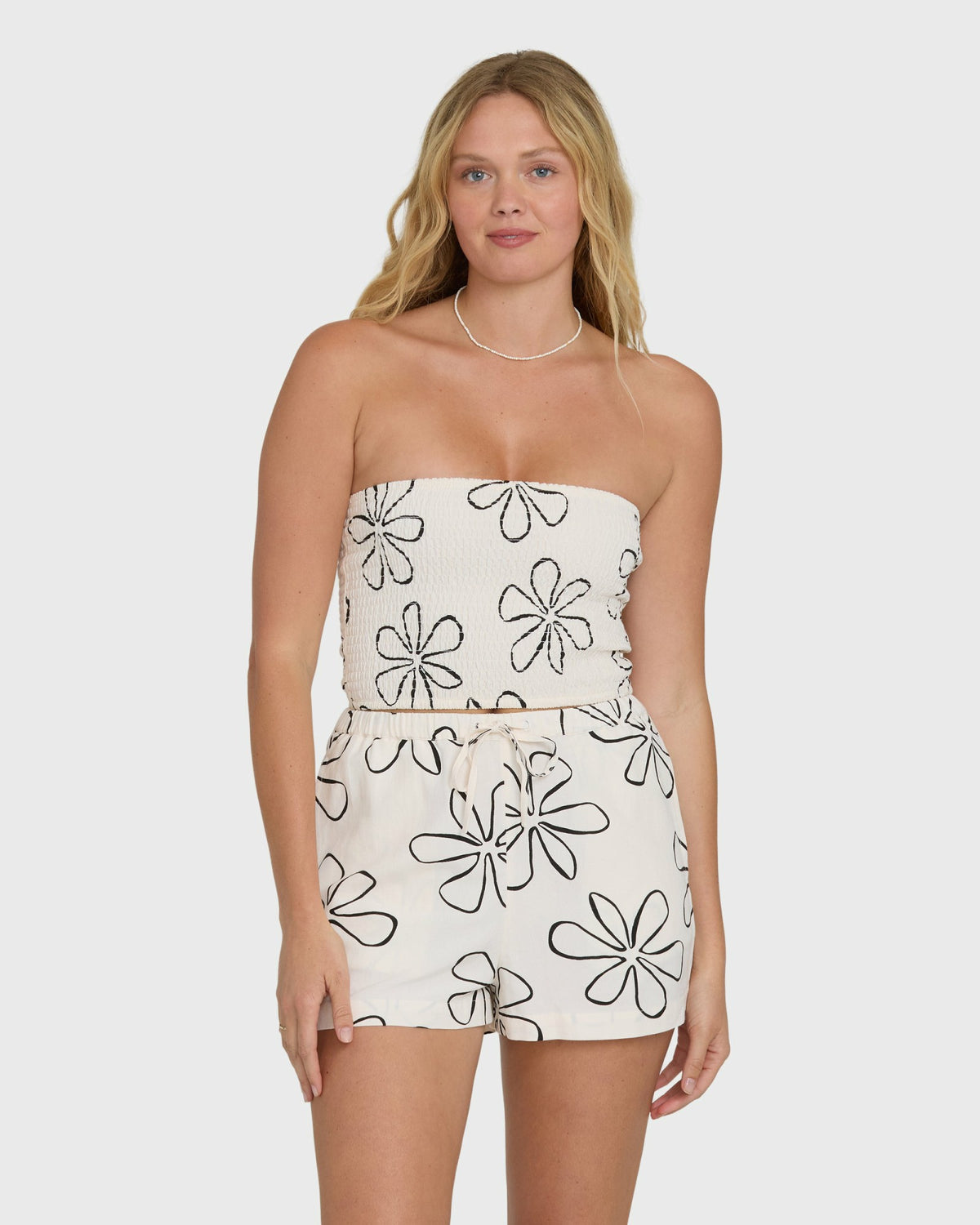 Billabong Women's Wanderer Good Life Print Woven Shorts - White Cap