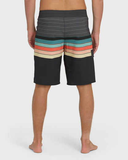 Billabong Men's All Day Stripe Pro Performance 20\" Boardshorts - Black