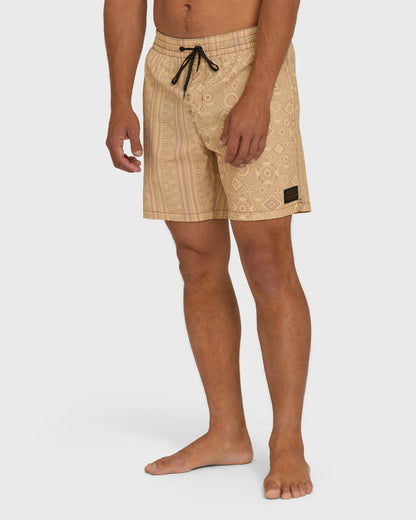 Billabong Men's Day Trip Garage Layback 17\" Trunks - Oatmeal