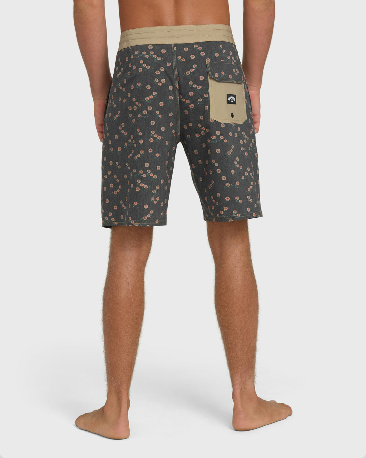 Billabong Men's Sundays Lo Tide 18\" Boardshorts - Black