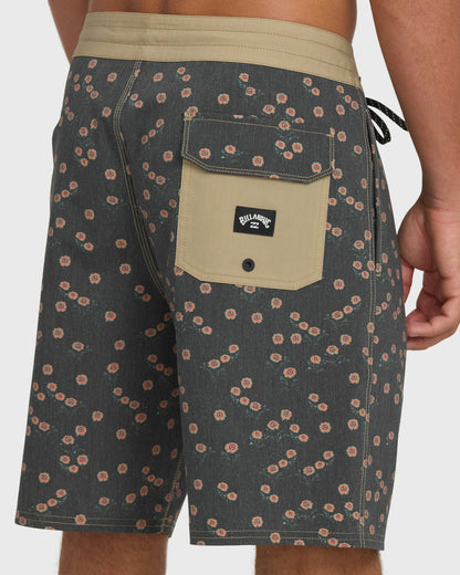 Billabong Men's Sundays Lo Tide 18\" Boardshorts - Black