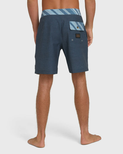 Billabong Men's True North Garage Lo Tide 18\" Boardshorts - True Navy