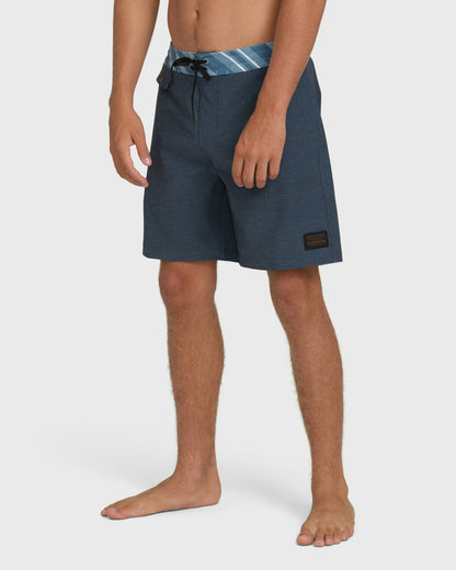 Billabong Men's True North Garage Lo Tide 18\" Boardshorts - True Navy
