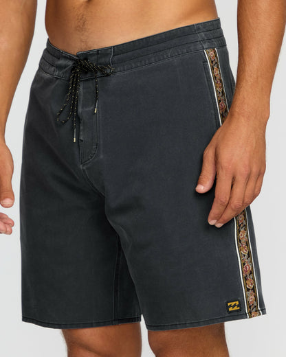 Billabong Men's Wategos Lo Tide 19\" Boardshorts - Phantom