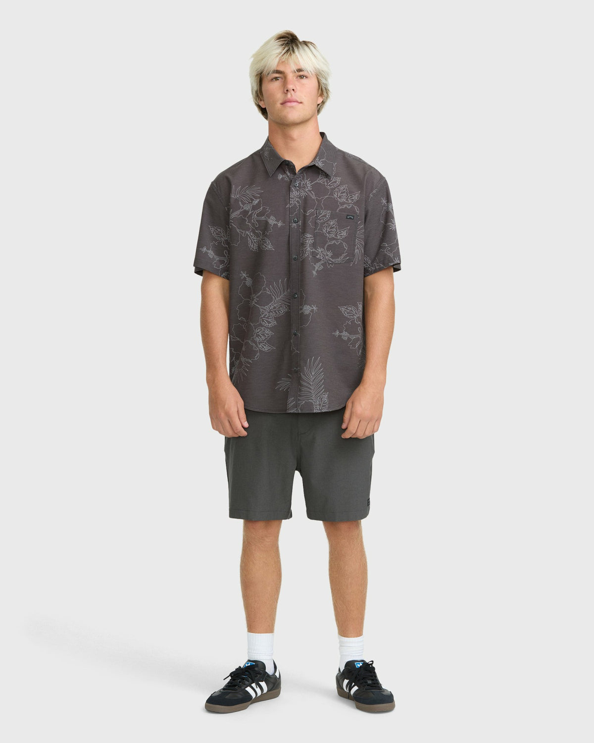 Billabong Men's Sundays Island Short Sleeve Woven Shirt - Phantom