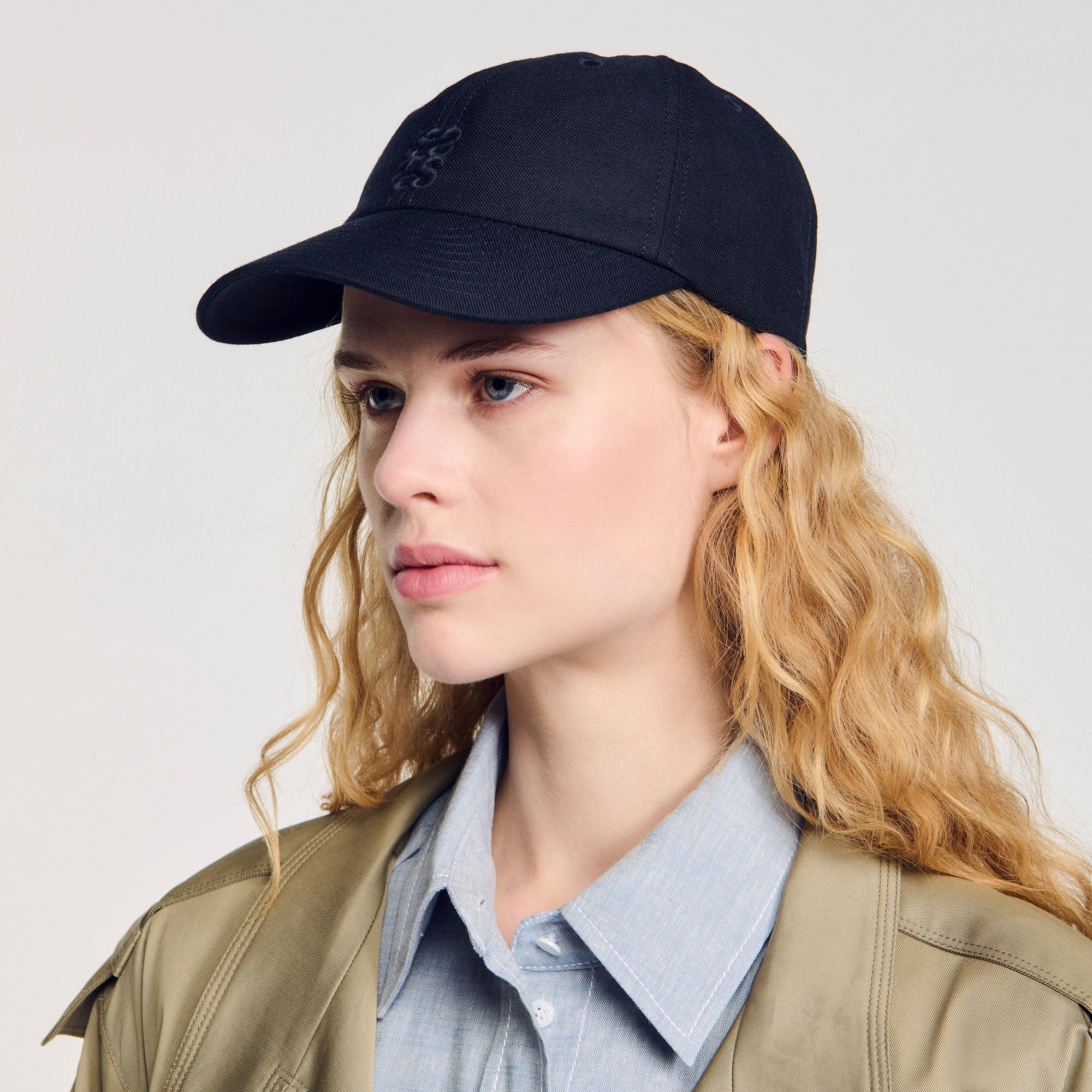 Sandro Women Cap with tied scarf