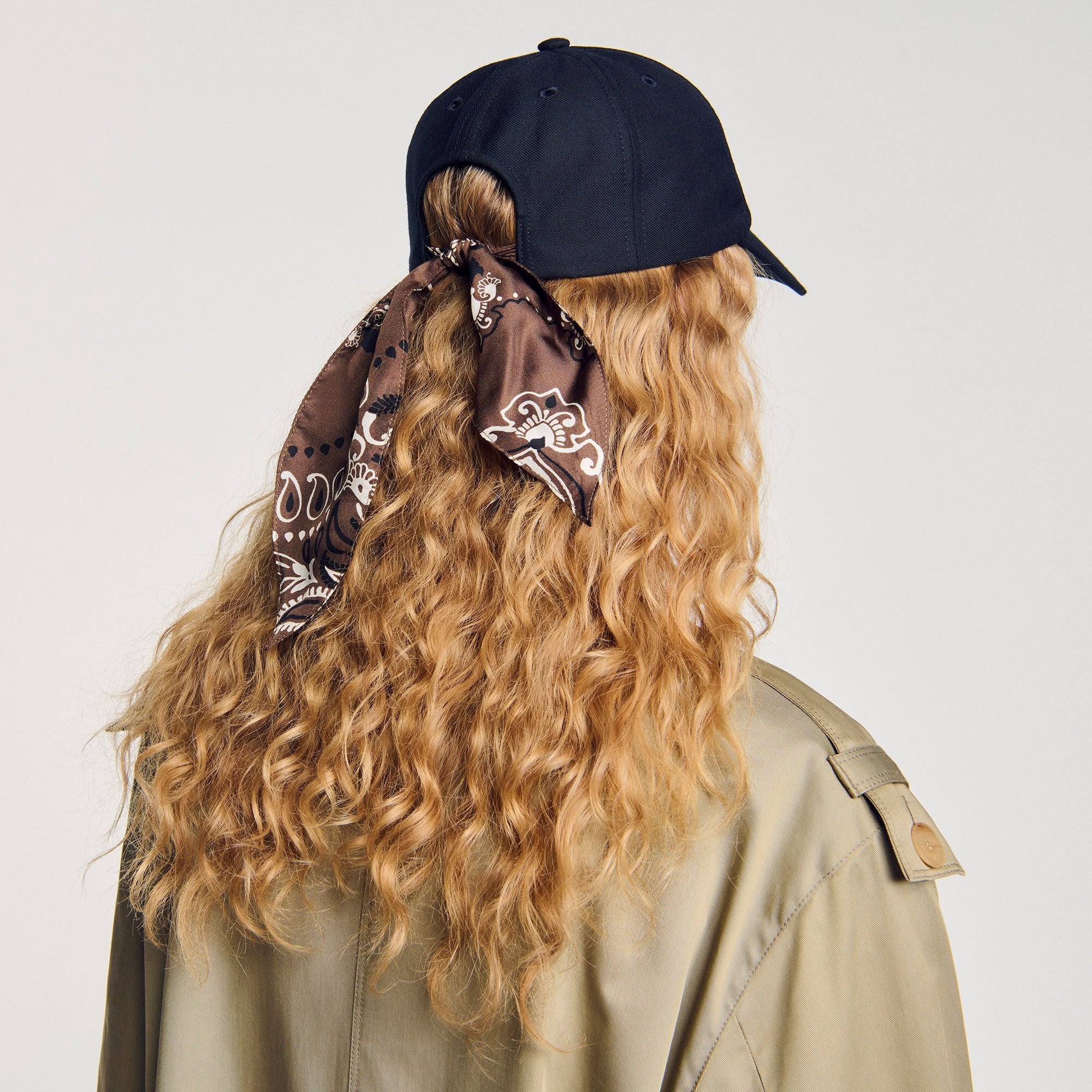 Sandro Women Cap with tied scarf